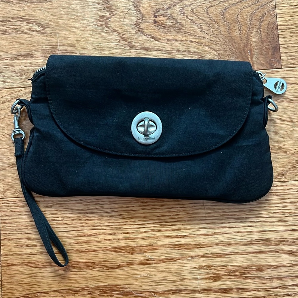 Baggalini large wristlet